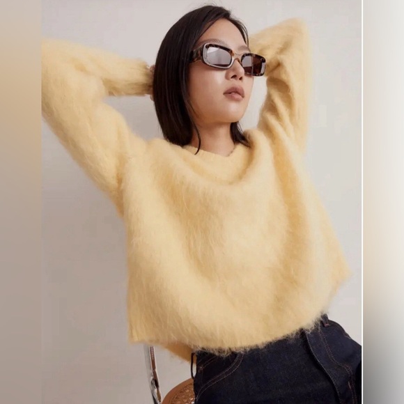 Brushed V-neck alpaca wool blend - Picture 1 of 11